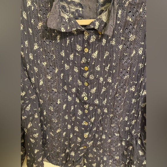LoveshackFancy blouse, button up, reversible - Picture 3 of 4